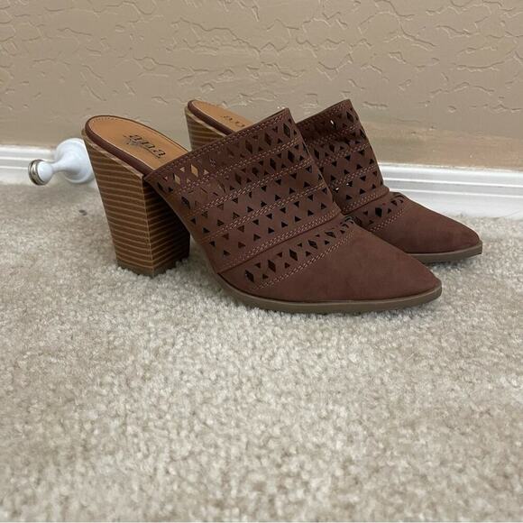 ❄️BF SALE❄️ A.N.A. Brown Suede Cut Out Mules - Picture 2 of 8